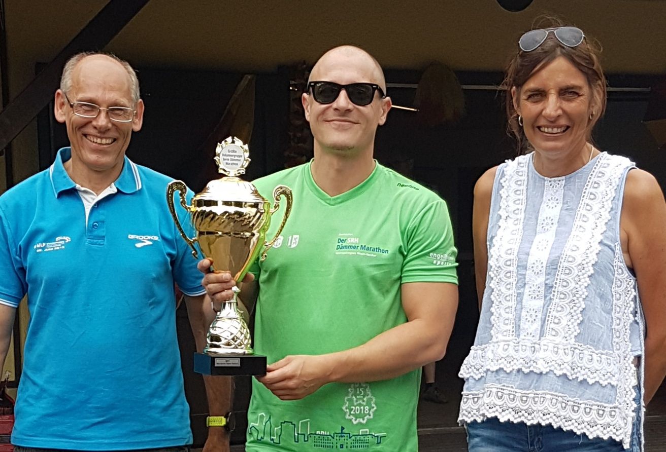 MTK Pokalüberreichung an H.J. Stotz und Gabi Kief